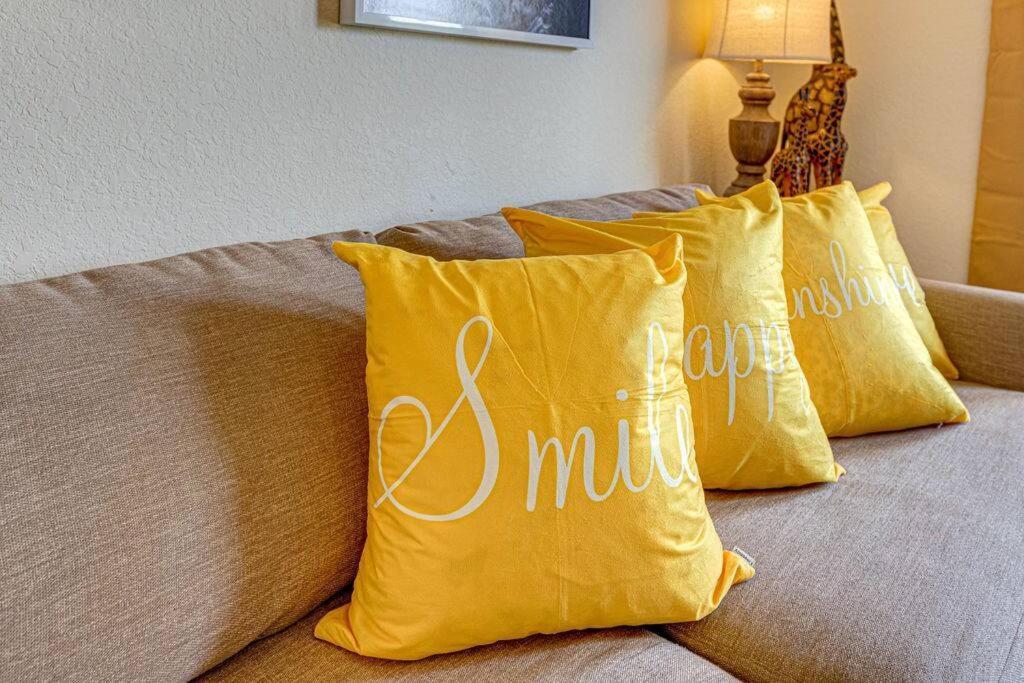 Exquisite 3 Bdr Minutes To Apartment
